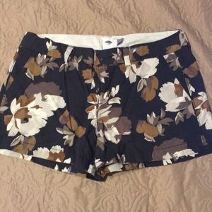 Old Navy floral shorts size 6